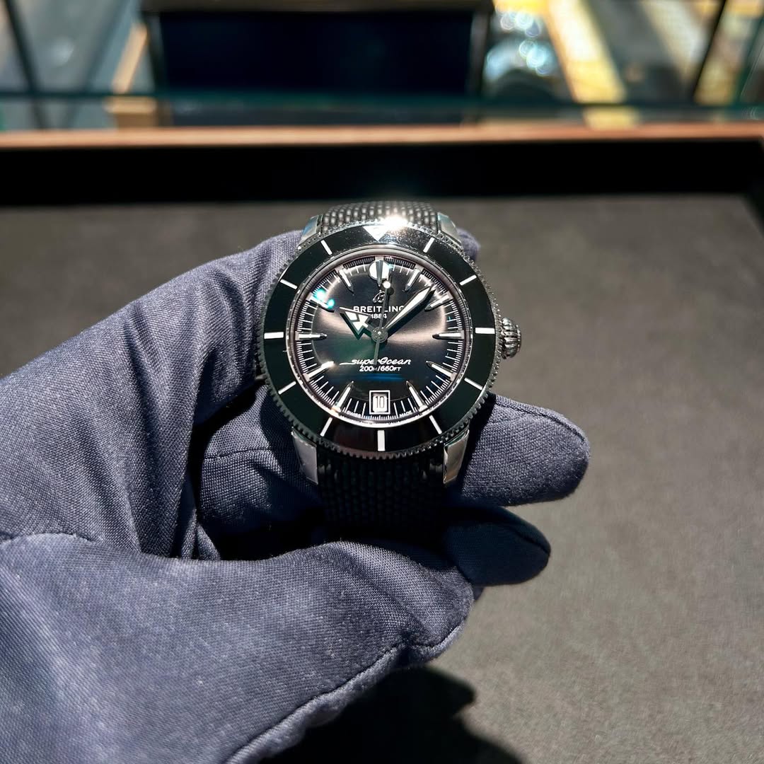 Breitling SUPEROCEAN HERITAGE B31 AUTOMATIC 40 Black Rubber
